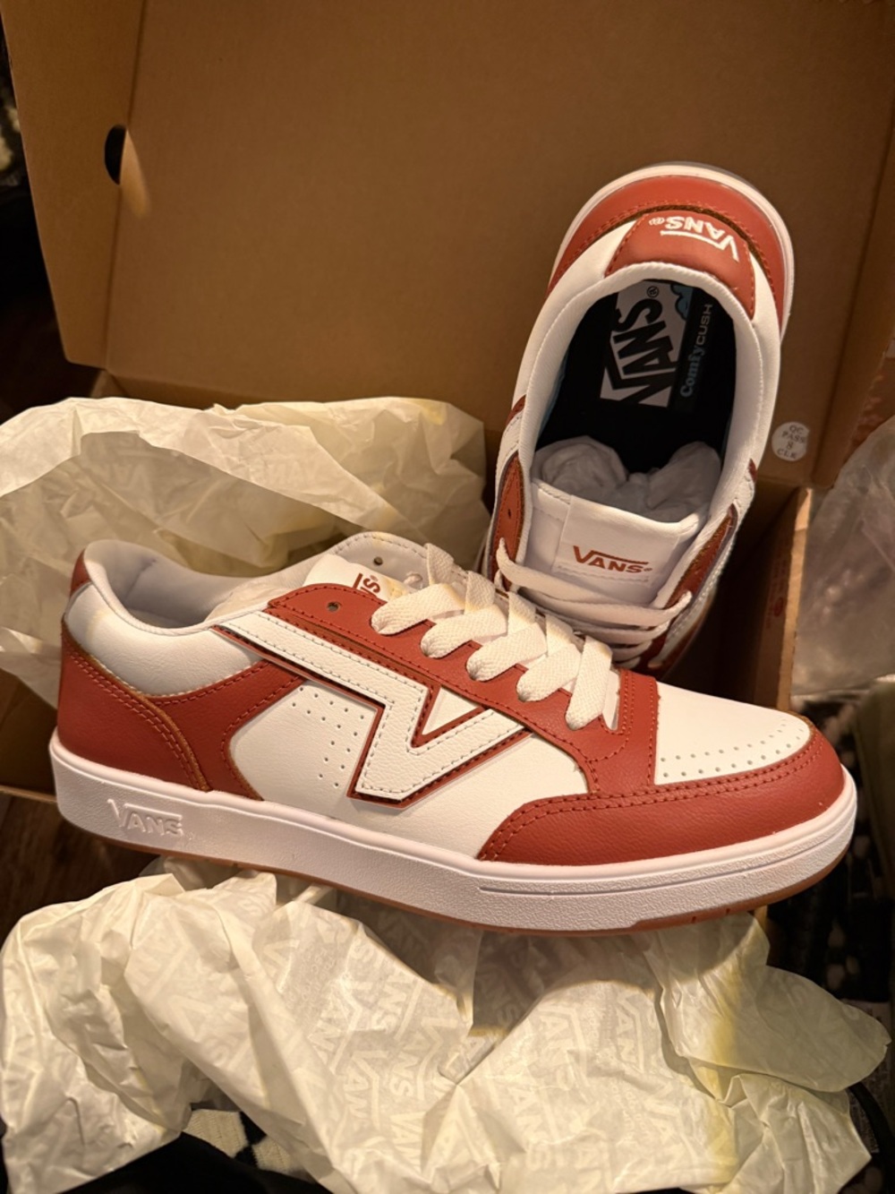 Vans Men’s White & Rust-Red Low-Top Sneakers
